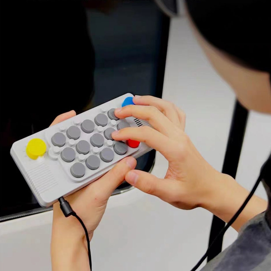 EASYPLAY :Portable, Easy-to-Start Music Keyboard with MIDI